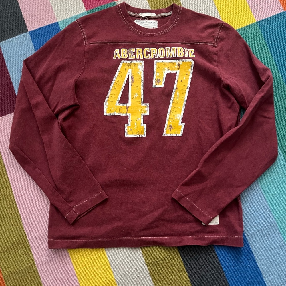 Abercrombie & Fitch Burgundy Crewneck Tee with Distressed Yellow Graphic